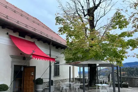 Voyages en voiture en Slovénie : découvertes le long du réseau autoroutier avec vignette